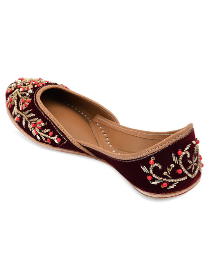 DESI COLOUR Women Maroon Embellished Ethnic Mojaris Flats