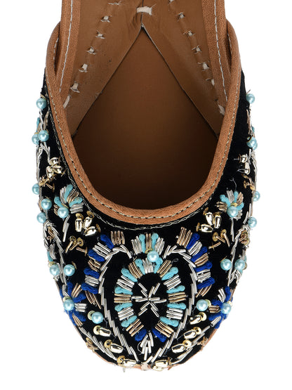 DESI COLOUR Women Black Embellished Ethnic Mojaris Flats