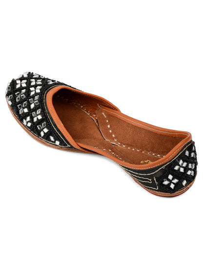 DESI COLOUR Women Black Embellished Ethnic Mojaris Flats