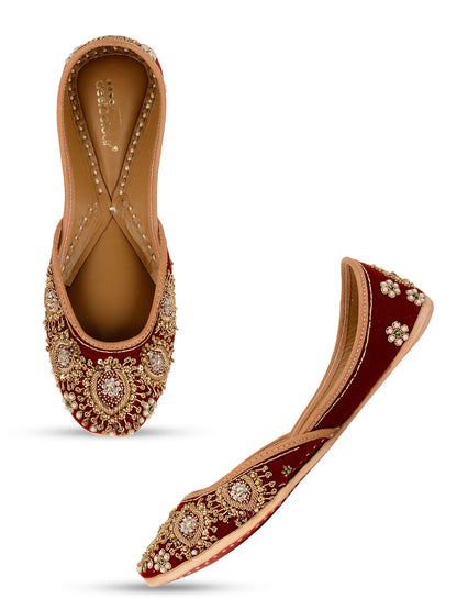 DESI COLOUR Women Maroon Embellished Leather Mojaris