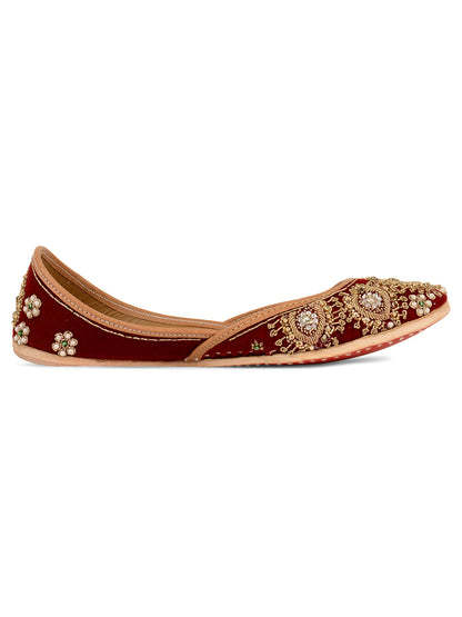 DESI COLOUR Women Maroon Embellished Leather Mojaris