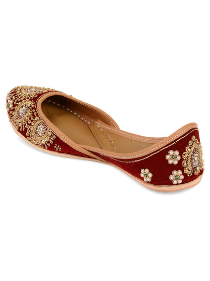 DESI COLOUR Women Maroon Embellished Leather Mojaris