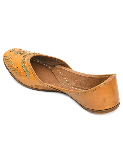 DESI COLOUR Women Tan Ethnic Leather Mojaris Flats