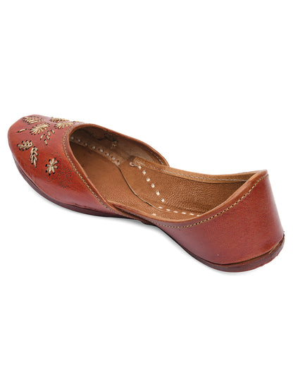 DESI COLOUR Women Brown Textured Leather Ethnic Mojaris Flats