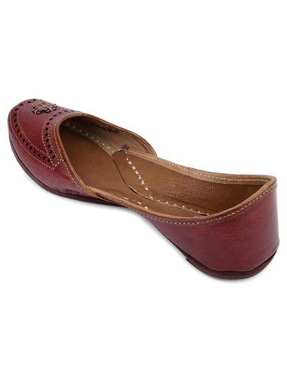 DESI COLOUR Women Tan Brown  Gold Toned Ethnic Mojaris with Laser Cuts Flats