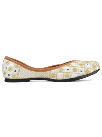 DESI COLOUR Women White Embellished Leather Ethnic Mojaris Flats