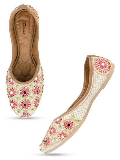 DESI COLOUR Women White Ethnic Mojaris Flats